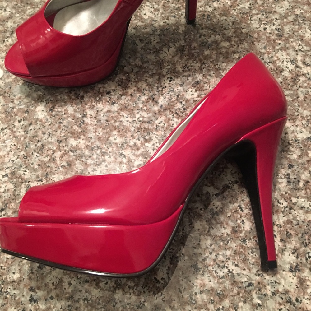 Heels By, Guess size 7